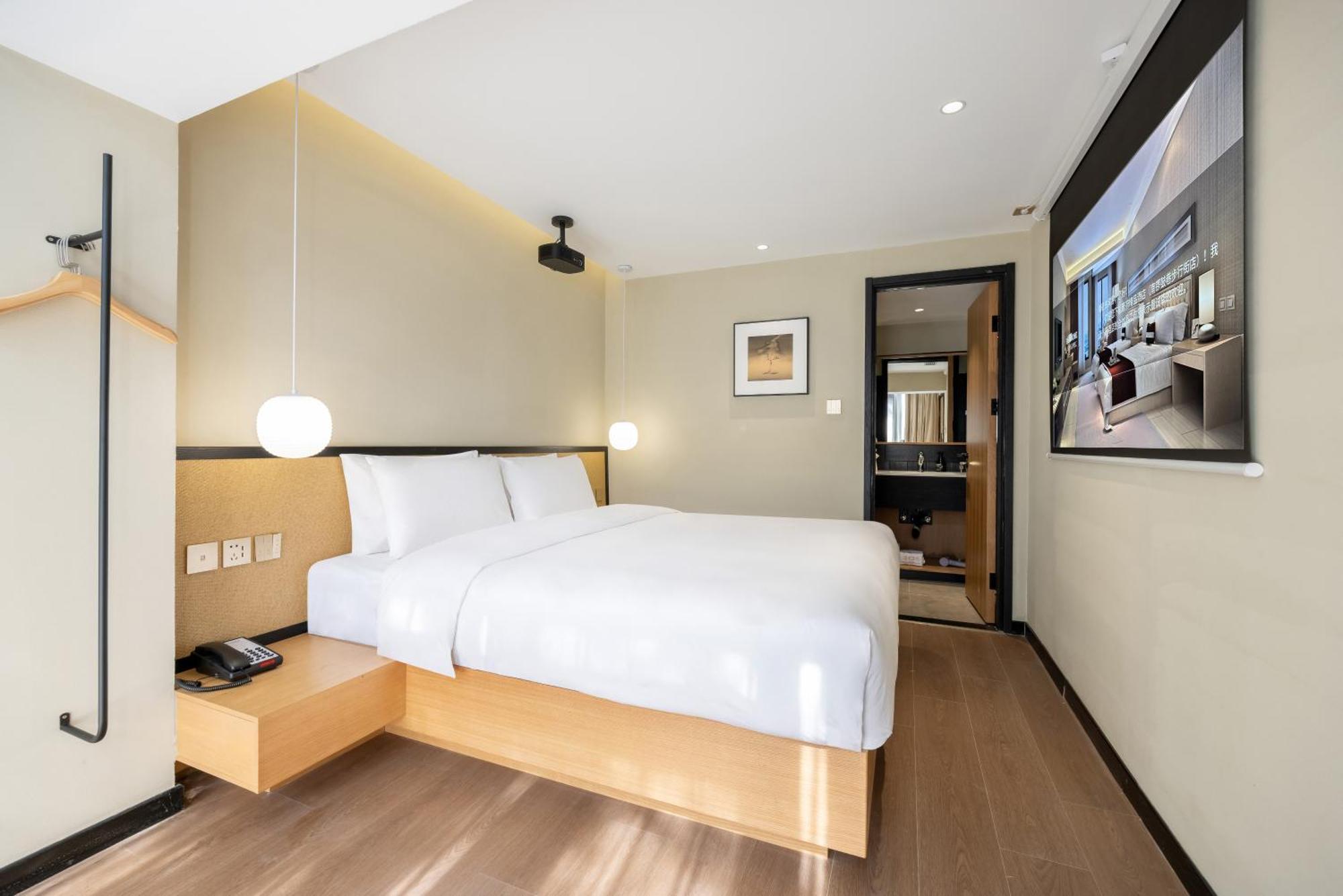 Beijing Tangfu Nanluoguxiang Wang Fu Jing Forbidden City Snack Street Hotel,1 Stop Walking To Airport Express,3 Stop To Tiananmen&Free Laundry Dry Service &Professional Free Tour Ticket Service With English Speaking Staff Zewnętrze zdjęcie