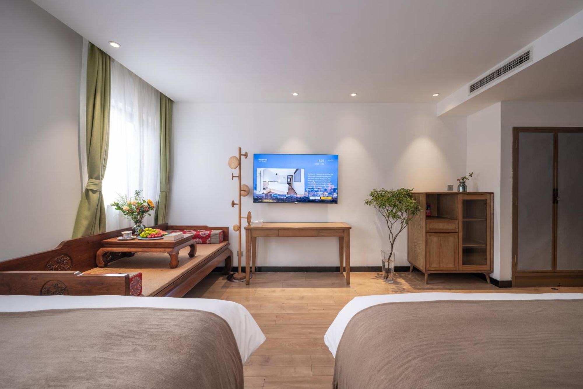 Beijing Tangfu Nanluoguxiang Wang Fu Jing Forbidden City Snack Street Hotel,1 Stop Walking To Airport Express,3 Stop To Tiananmen&Free Laundry Dry Service &Professional Free Tour Ticket Service With English Speaking Staff Zewnętrze zdjęcie