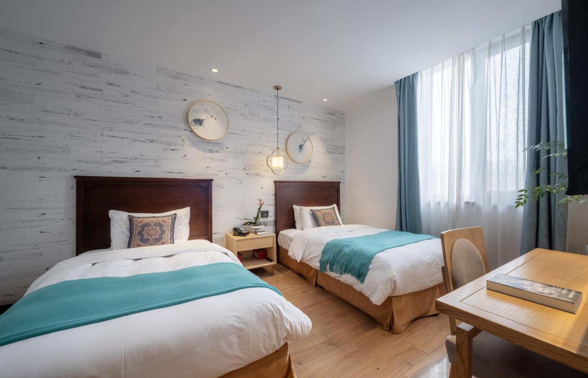 Beijing Tangfu Nanluoguxiang Wang Fu Jing Forbidden City Snack Street Hotel,1 Stop Walking To Airport Express,3 Stop To Tiananmen&Free Laundry Dry Service &Professional Free Tour Ticket Service With English Speaking Staff Zewnętrze zdjęcie